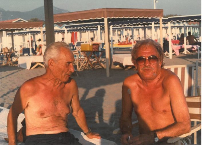 1985 - Forte dei Marmi, bagno Silvio - Giuseppe Mercatali e Ugo Tognazzi