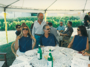 1994 - Forte dei Marmi, bagno Roma Levante - Flavia e Gianni Mercatali con Fernando Botero e Sophie Vari
